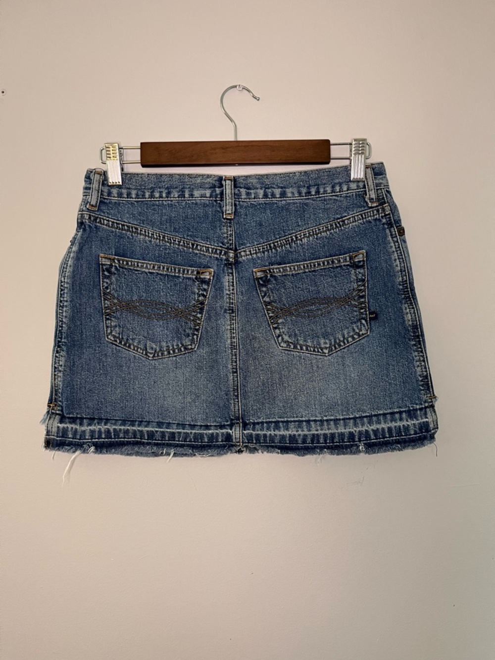 Y2K Cali Surfer Girl Abercrombie & Fitch Distressed Mini Jean Skirt - Picture 2 of 6